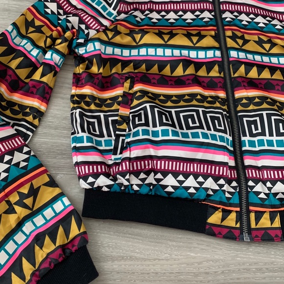 Patterned Zip Up Jacket - light weight - Picture 7 of 8